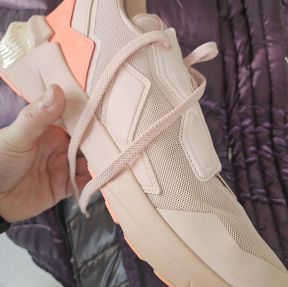 Gently used 9/10 condition size 9 puma runners - Picture 11 of 11